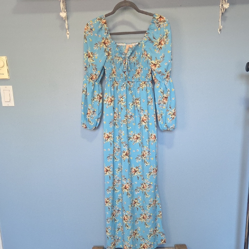 Chic Long Sleeve Floral Dress in Sky Blue